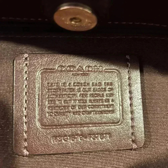Coach Nomad Hobo In Glovetanned Leather EUC - Picture 10 of 10